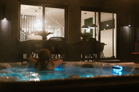 Spa extérieur nuit